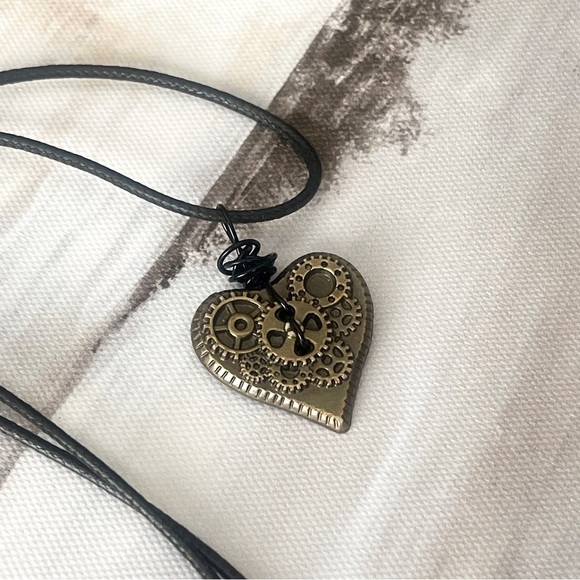 5 For $25💫Steampunk Heart Gears Pendant Necklace - Picture 6 of 6